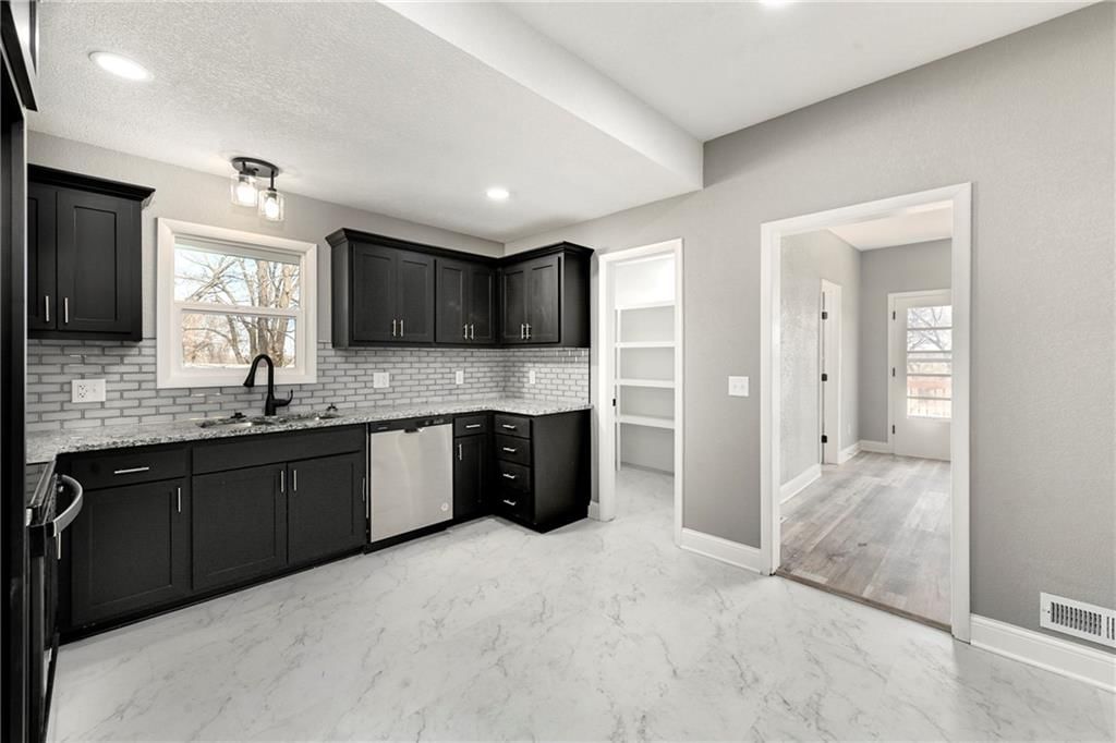 311 E Highway 224 Street — photo 19