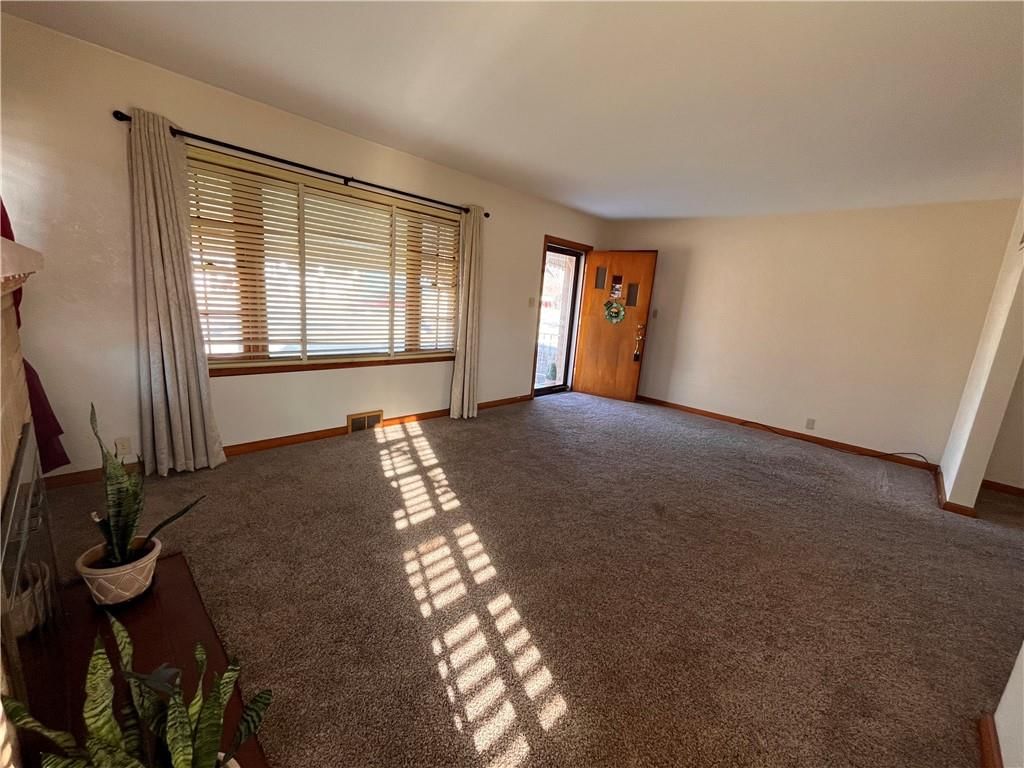 915 S National Street — photo 13