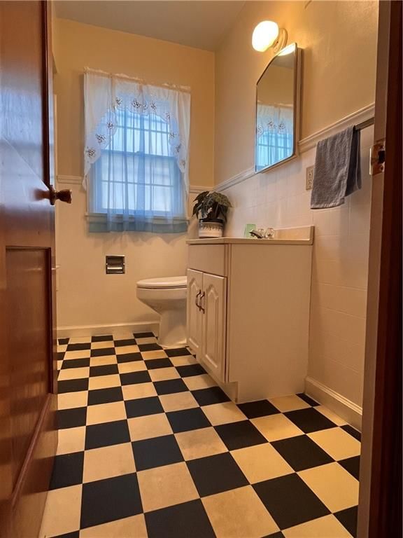 915 S National Street — photo 23