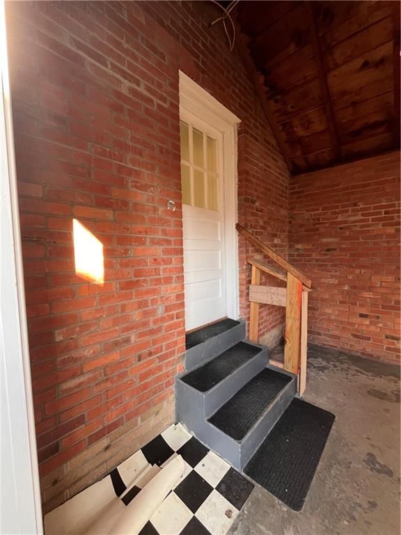 915 S National Street — photo 32