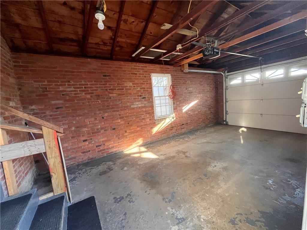 915 S National Street — photo 33