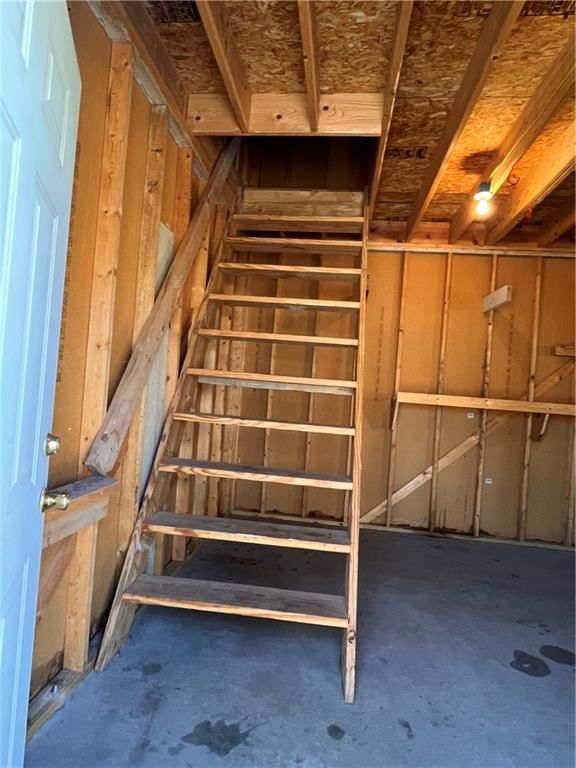 915 S National Street — photo 39