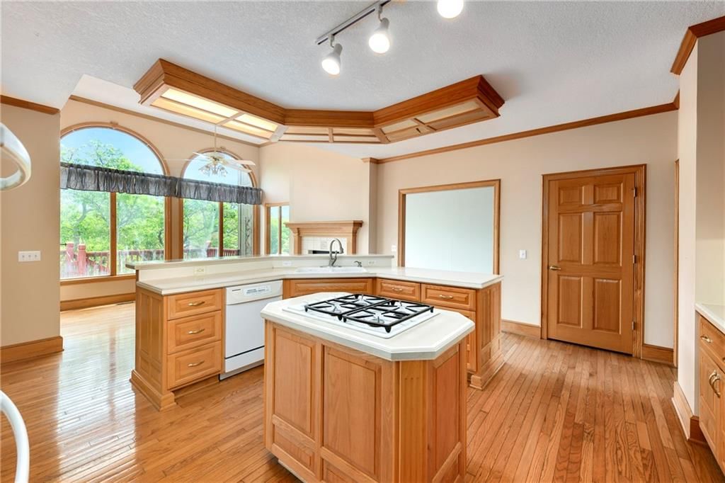 9007 Scott Drive — photo 23