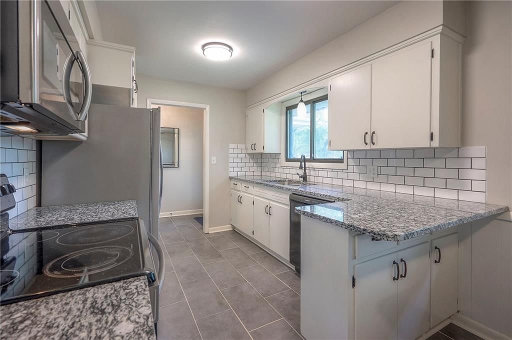 10408 E 81st Terrace — photo 11