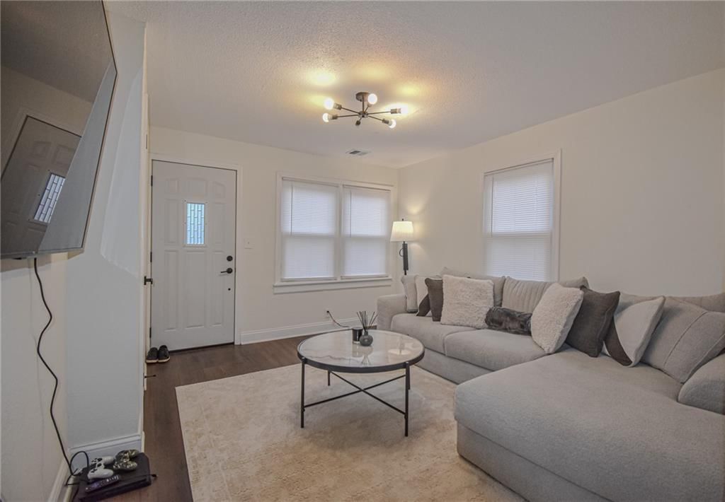 4400 WOODLAND Avenue — photo 9