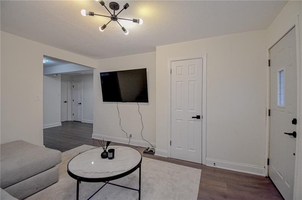 4400 WOODLAND Avenue — photo 10