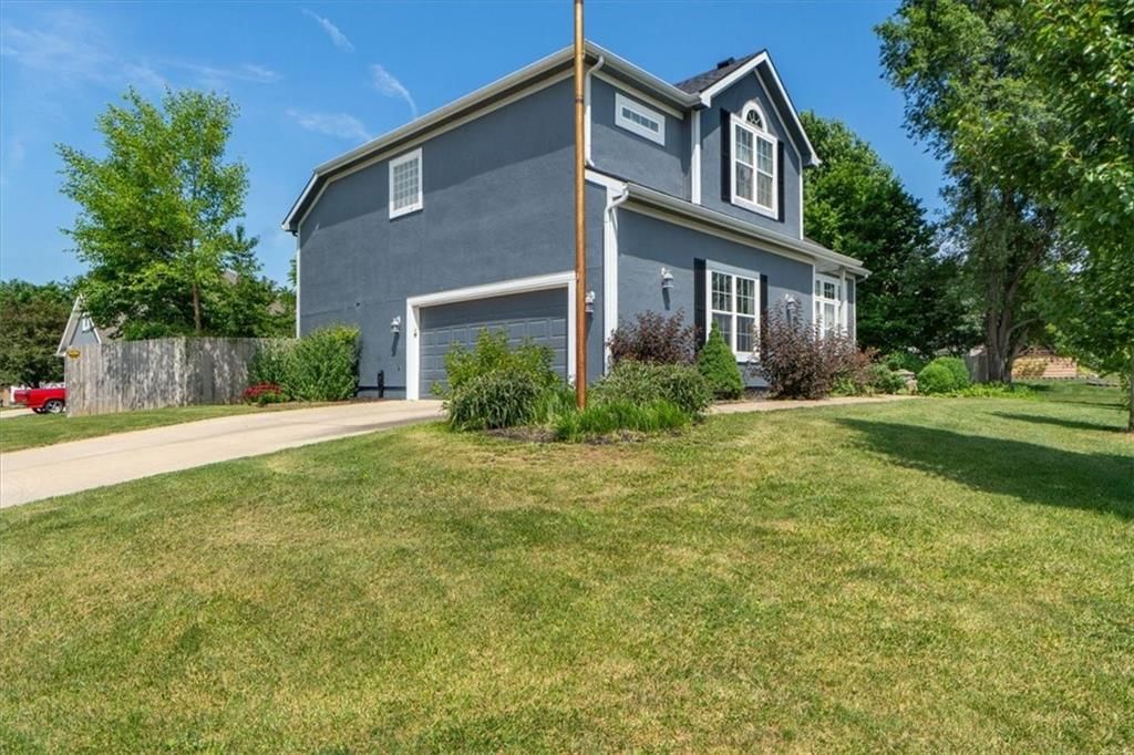 Photo 5 of 35 - 4205 N 126TH Street
