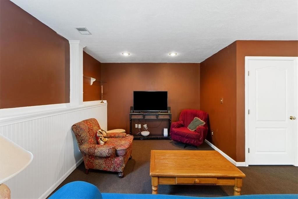 Photo 14 of 35 - 4205 N 126TH Street