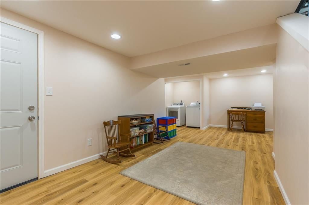 4531 N Bellaire Avenue — photo 16