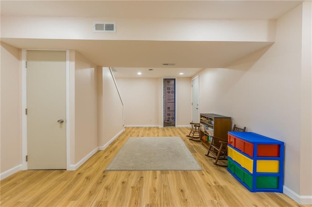 4531 N Bellaire Avenue — photo 19