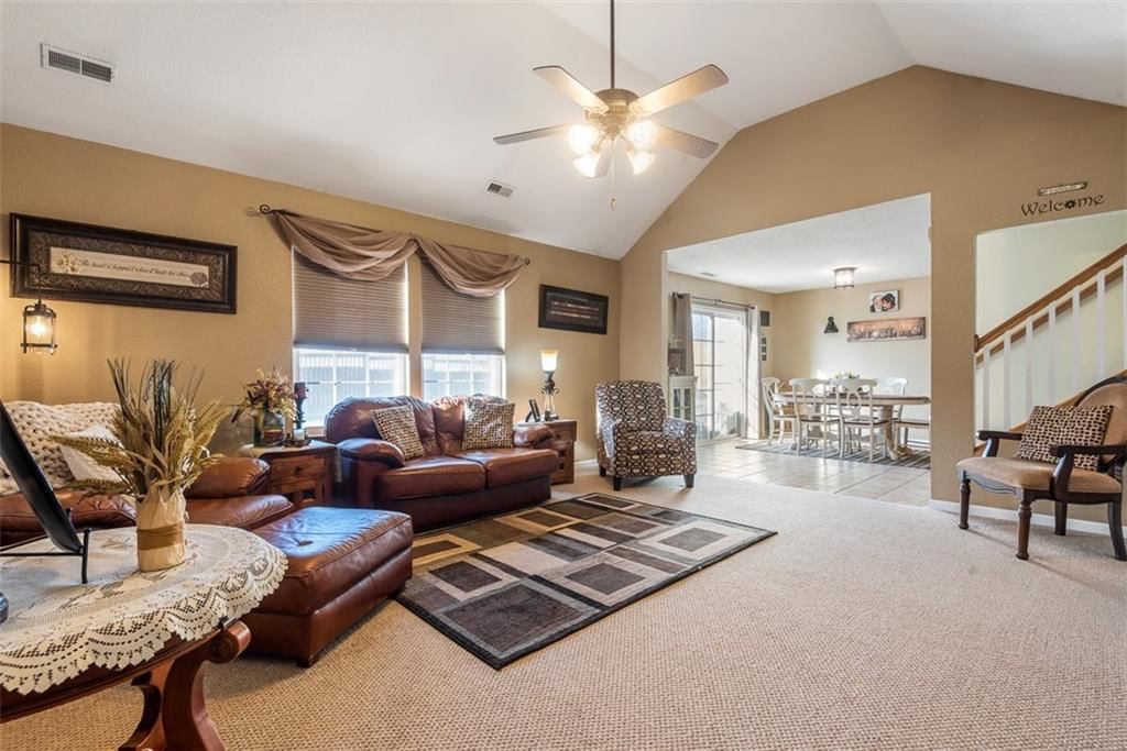 441 W Hawthorn Street — photo 6