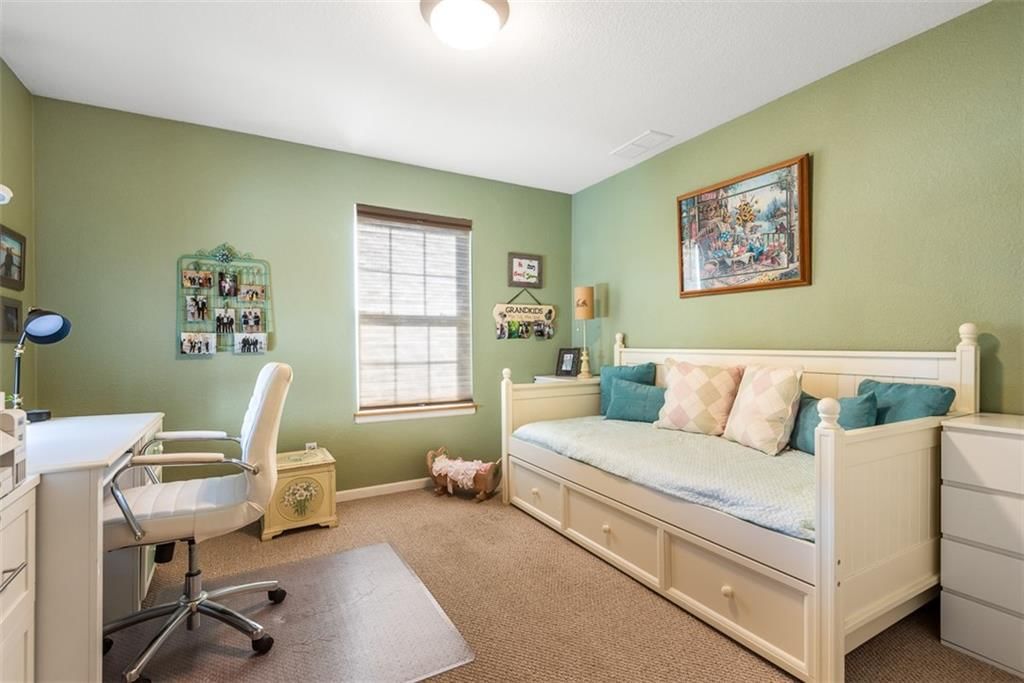 441 W Hawthorn Street — photo 22