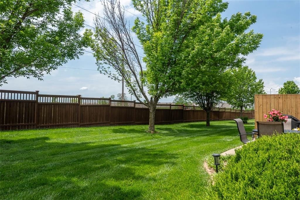441 W Hawthorn Street — photo 24