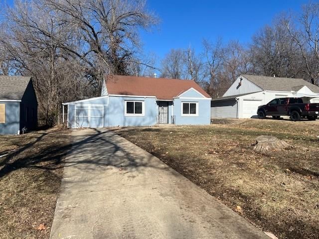1220 E 80th Street — photo 1