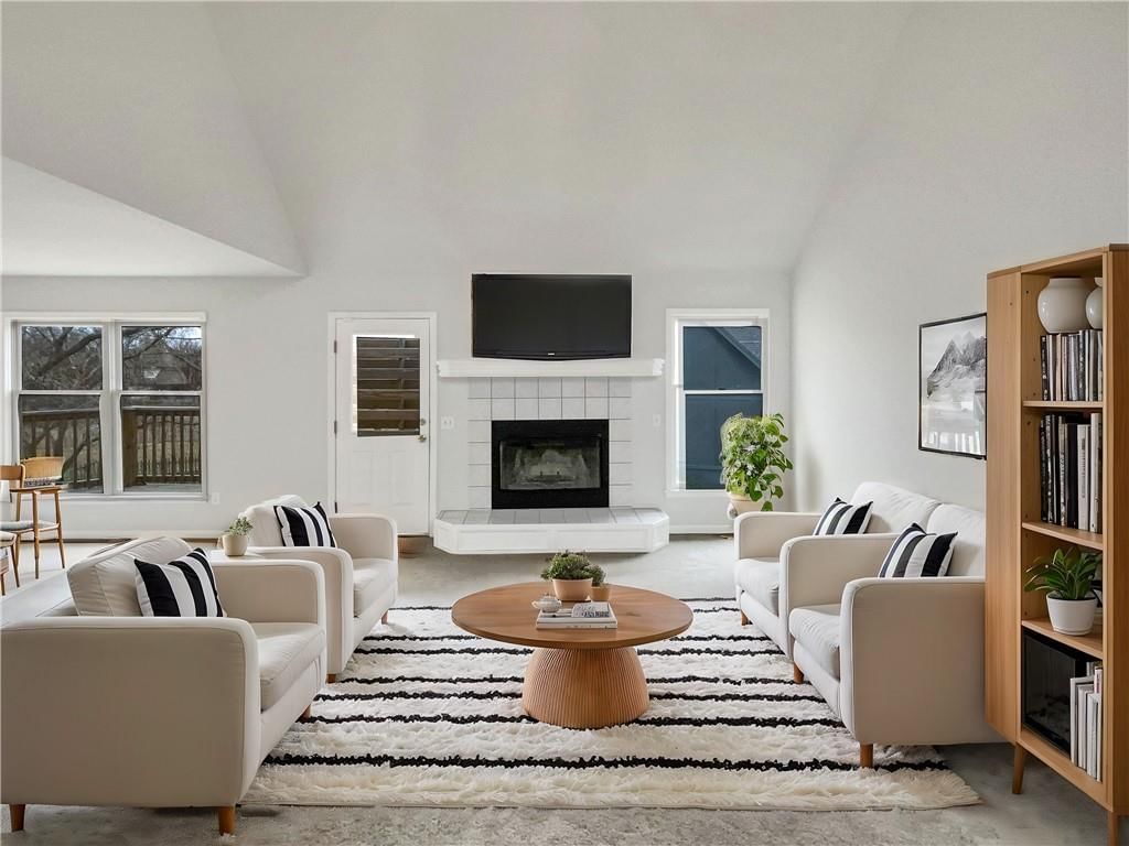 501 Fletcher Court — photo 2