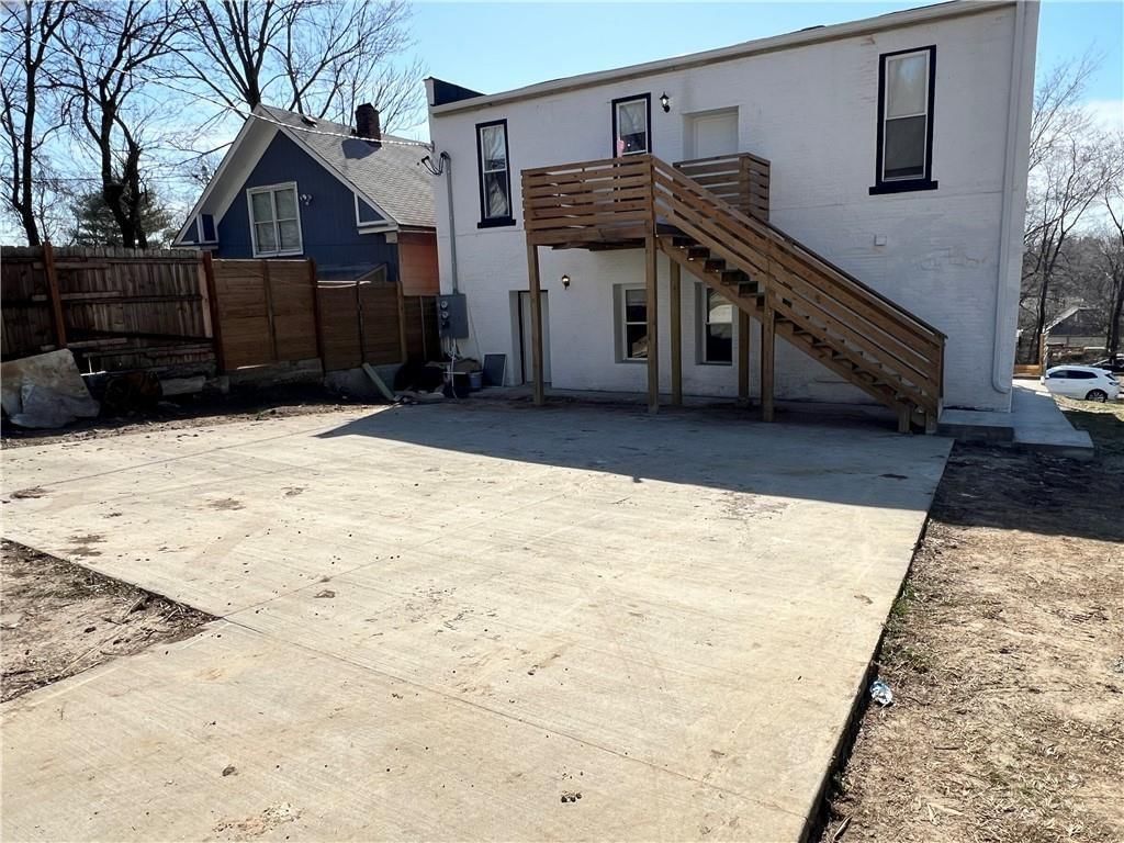 4214 E 7th Street — photo 3