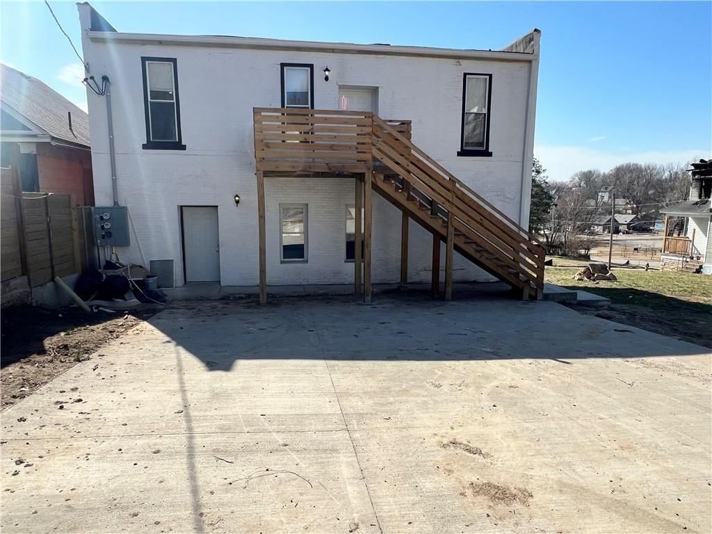4214 E 7th Street — photo 4