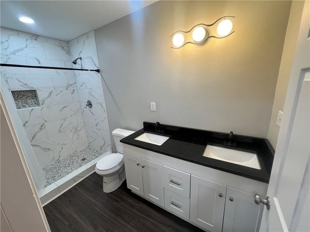 4214 E 7th Street — photo 10