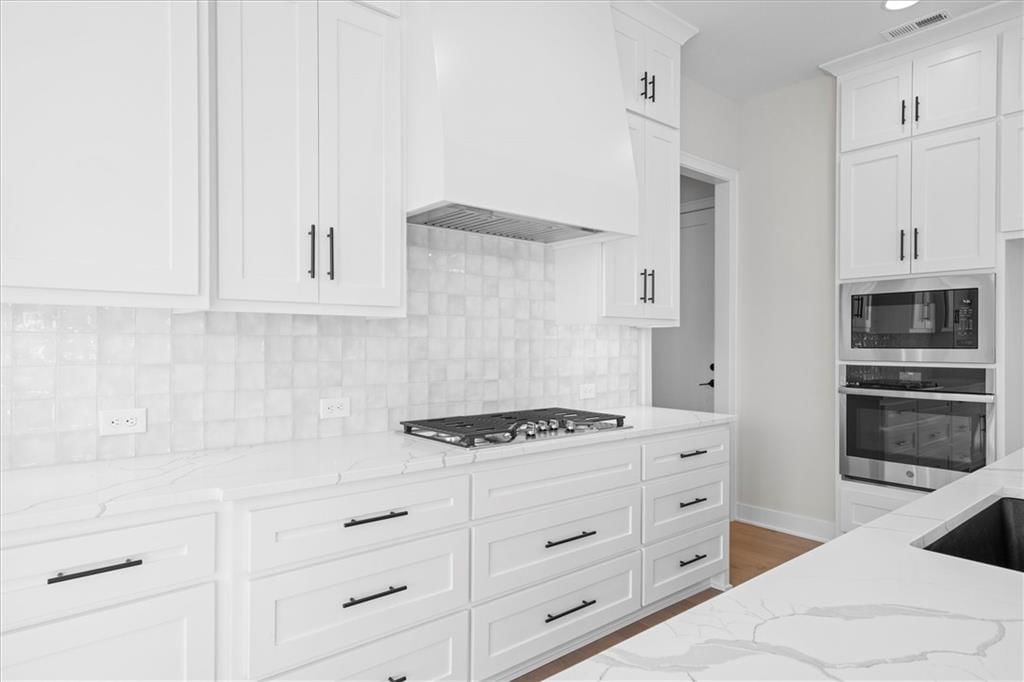 8017 Round Prairie Street — photo 47