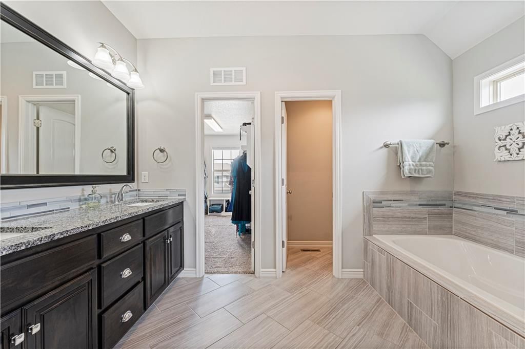 9924 N Richmond Avenue — photo 30