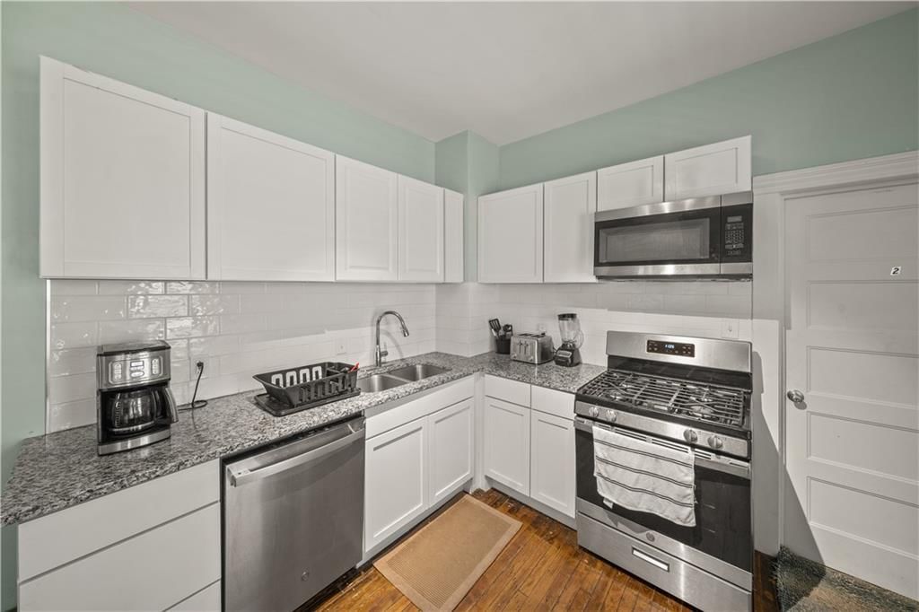 3114 Charlotte Street — photo 11