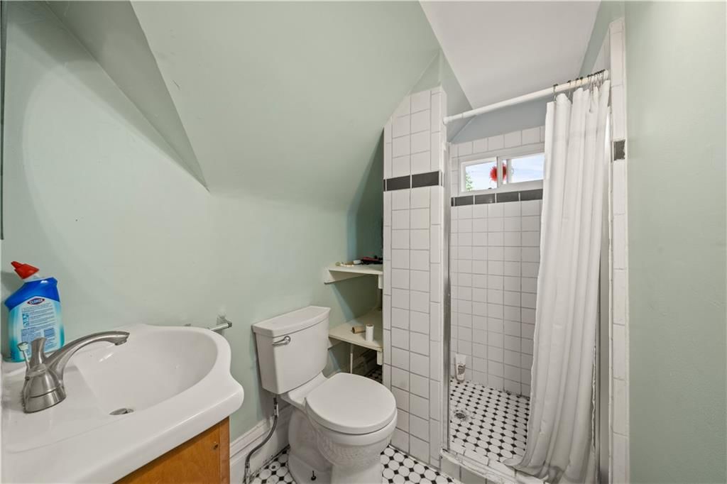 3114 Charlotte Street — photo 26