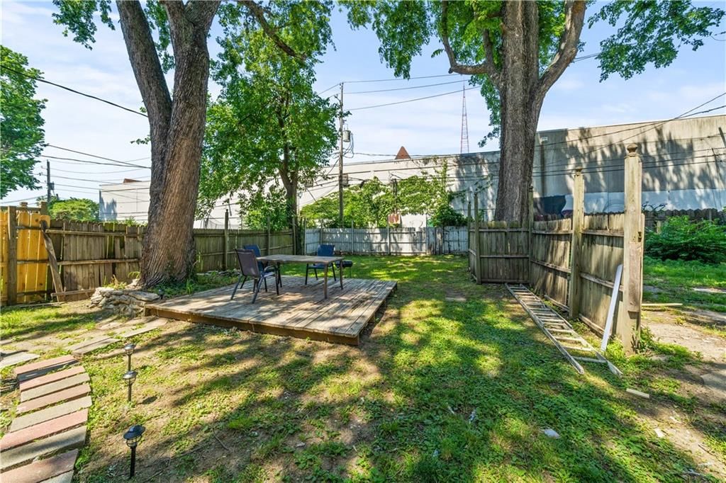 3114 Charlotte Street — photo 32