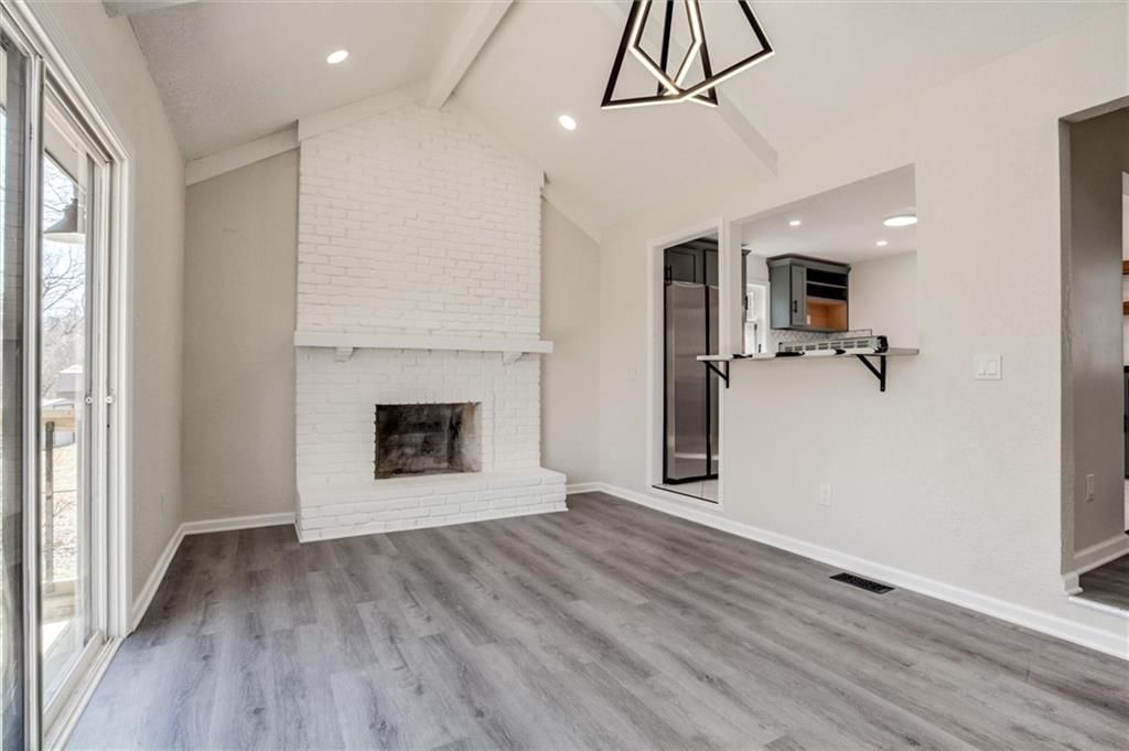 9035 Manning Avenue — photo 8