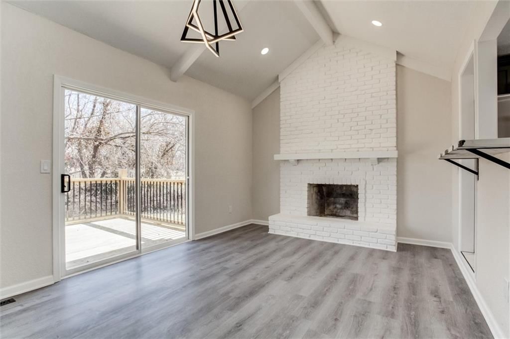 9035 Manning Avenue — photo 9