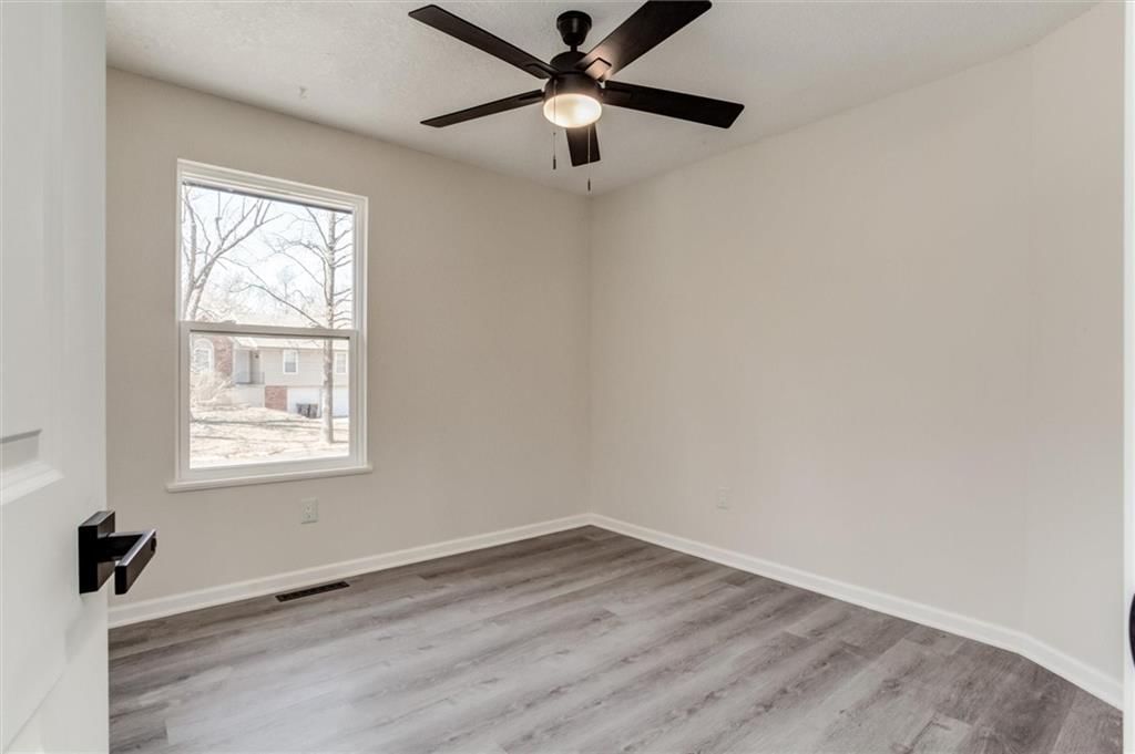 9035 Manning Avenue — photo 11