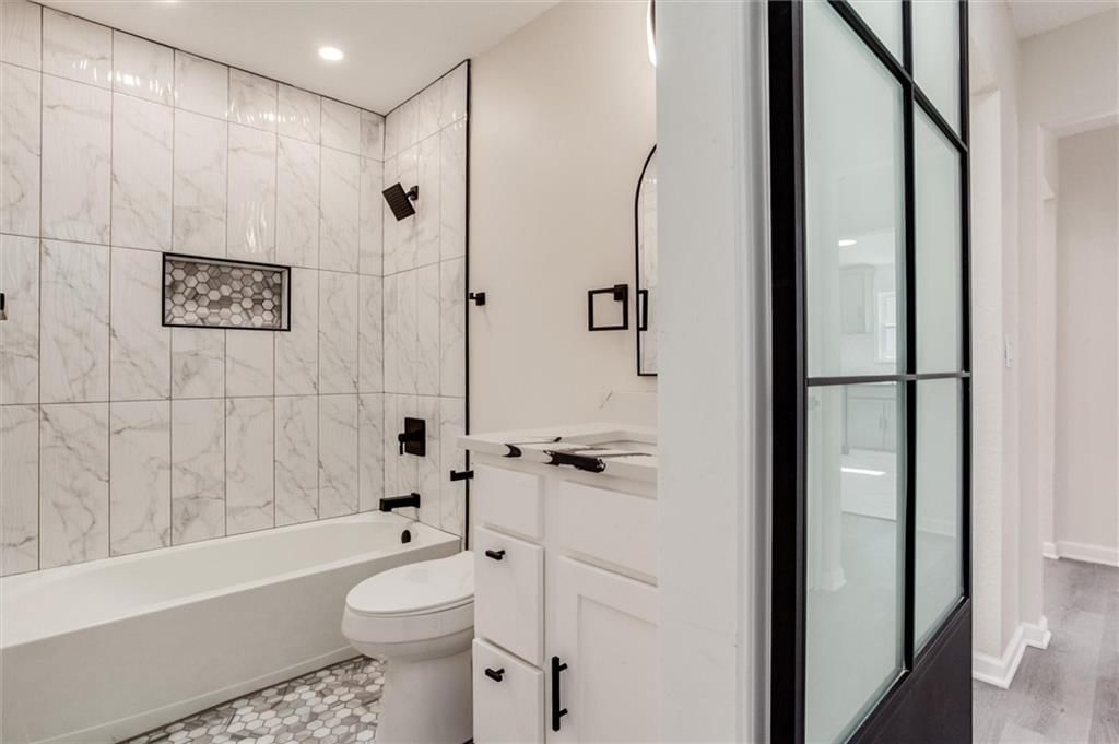 9035 Manning Avenue — photo 13