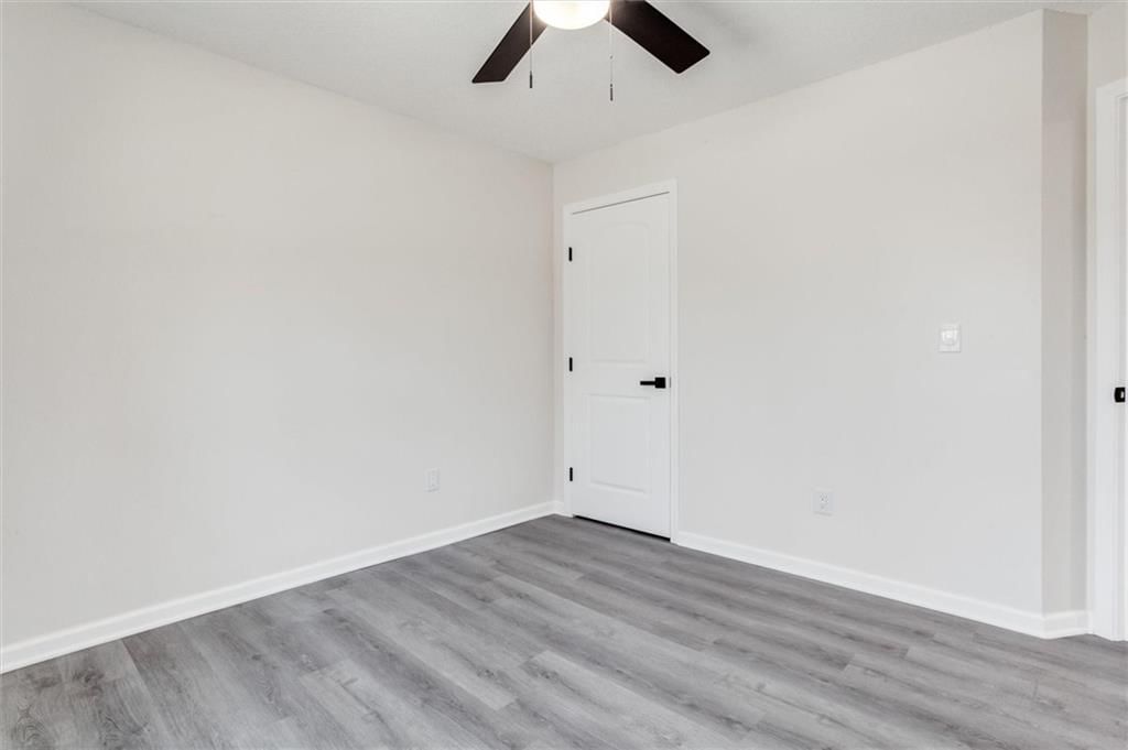 9035 Manning Avenue — photo 16