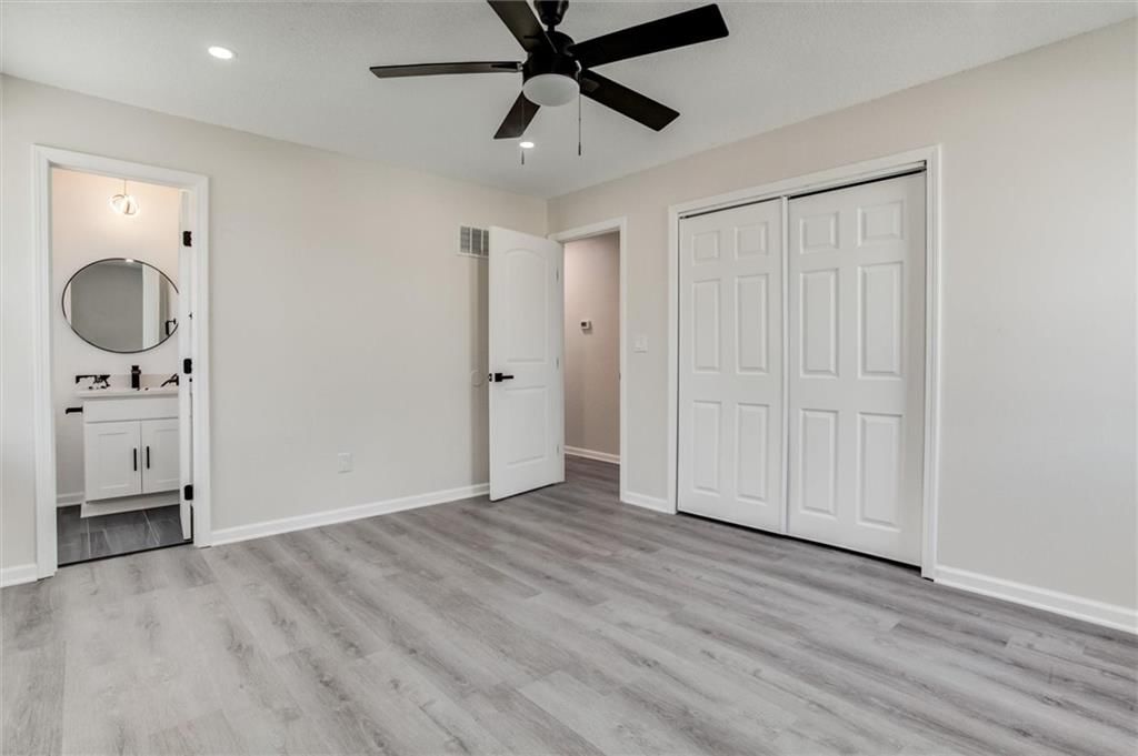 9035 Manning Avenue — photo 18