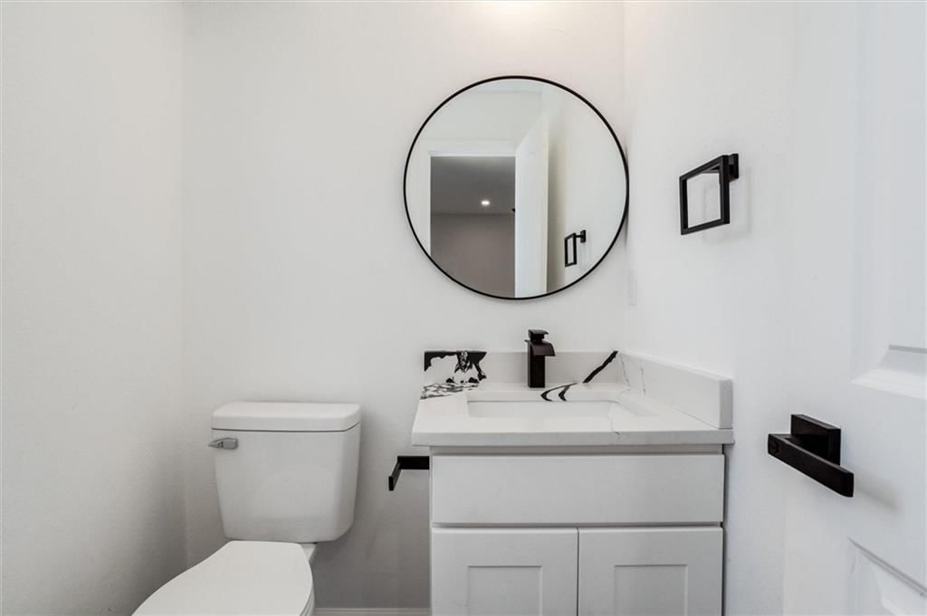 9035 Manning Avenue — photo 19