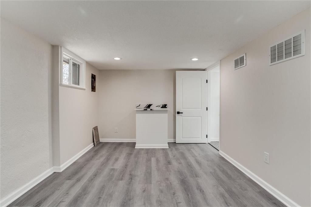 9035 Manning Avenue — photo 20