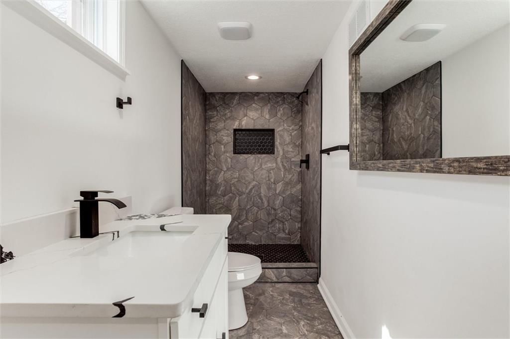 9035 Manning Avenue — photo 21