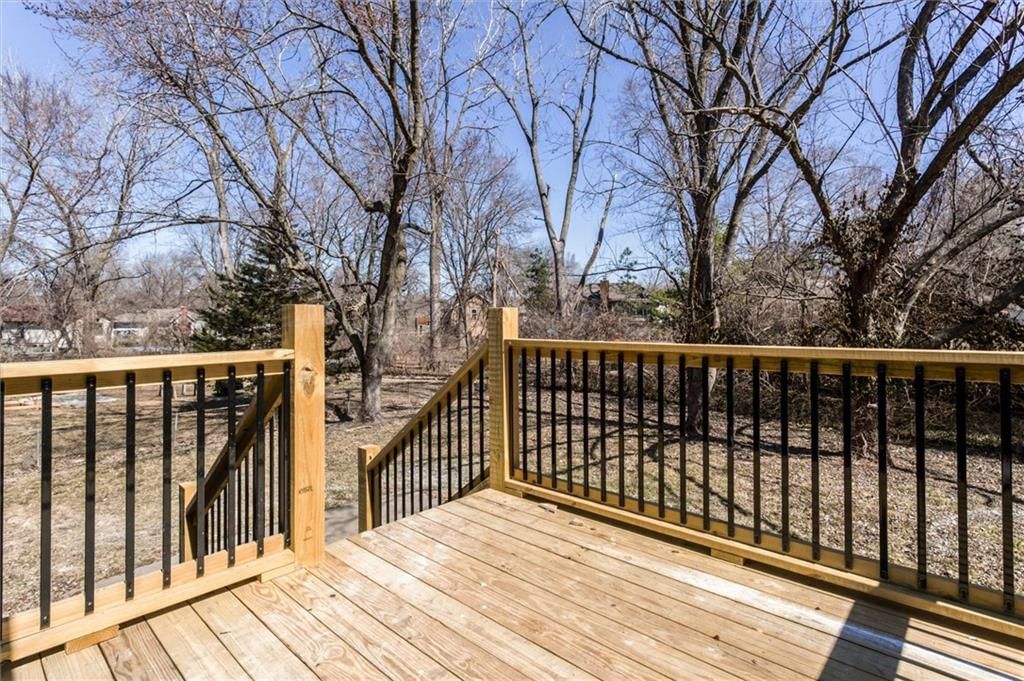 9035 Manning Avenue — photo 22