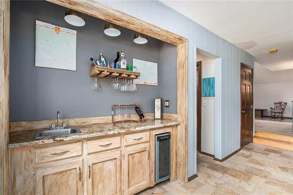 10202 NW Mirror Lake Drive — photo 13