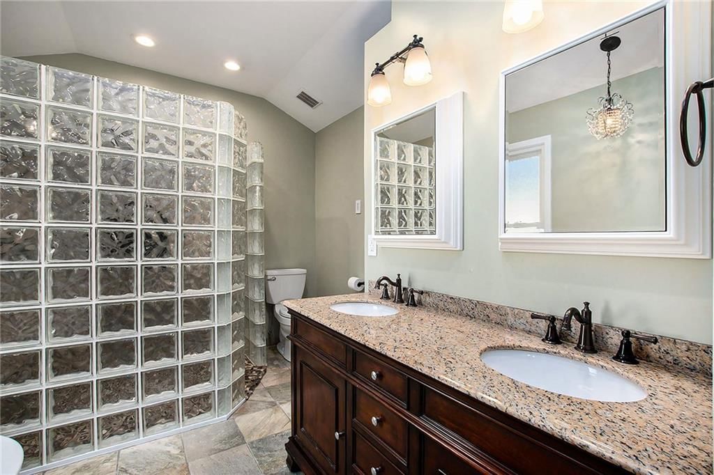 10202 NW Mirror Lake Drive — photo 17