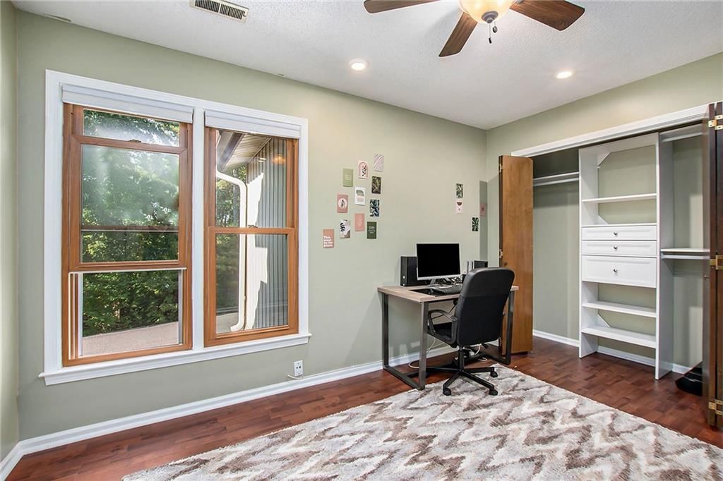 10202 NW Mirror Lake Drive — photo 30