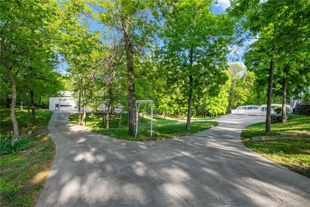 7755 Bridle Parc Lane — photo 37