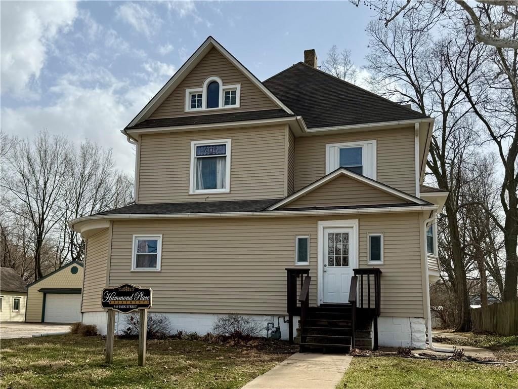 Photo 1 of 1 - 549 E Park Street
