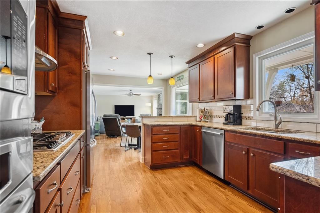 5819 W 85th Street — photo 10