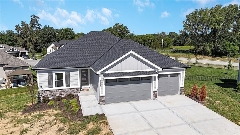 2367 NE Skopelos Court — photo 3