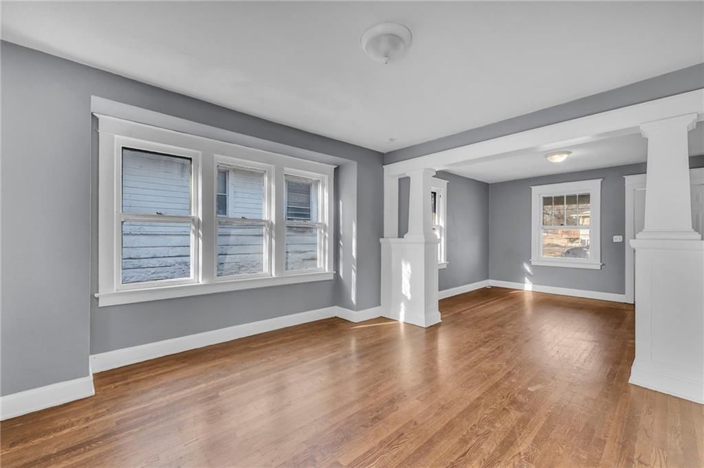 2923 Kensington Avenue — photo 6