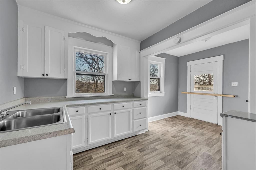 2923 Kensington Avenue — photo 9