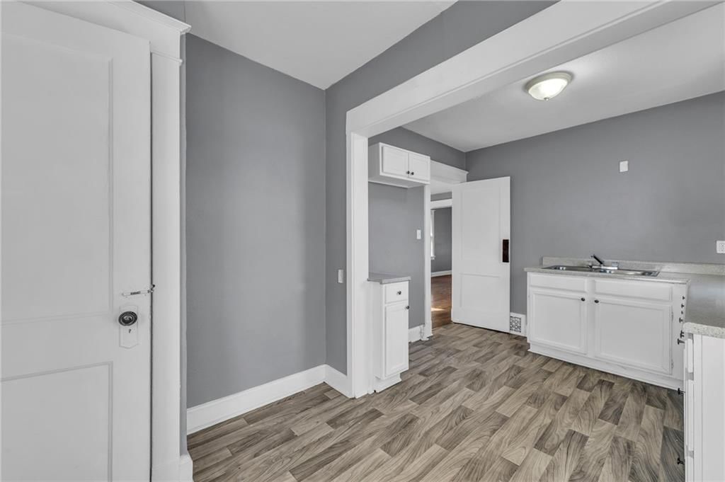 2923 Kensington Avenue — photo 10