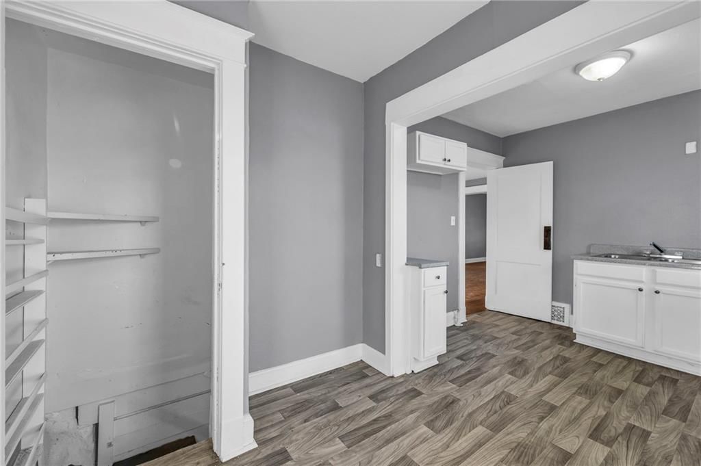 2923 Kensington Avenue — photo 12