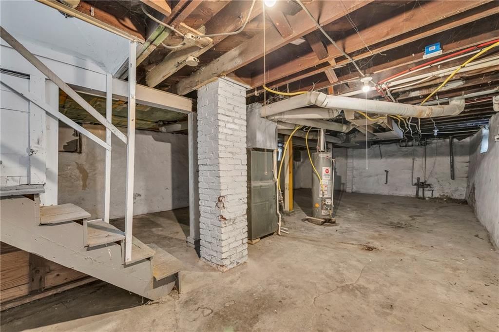 2923 Kensington Avenue — photo 18
