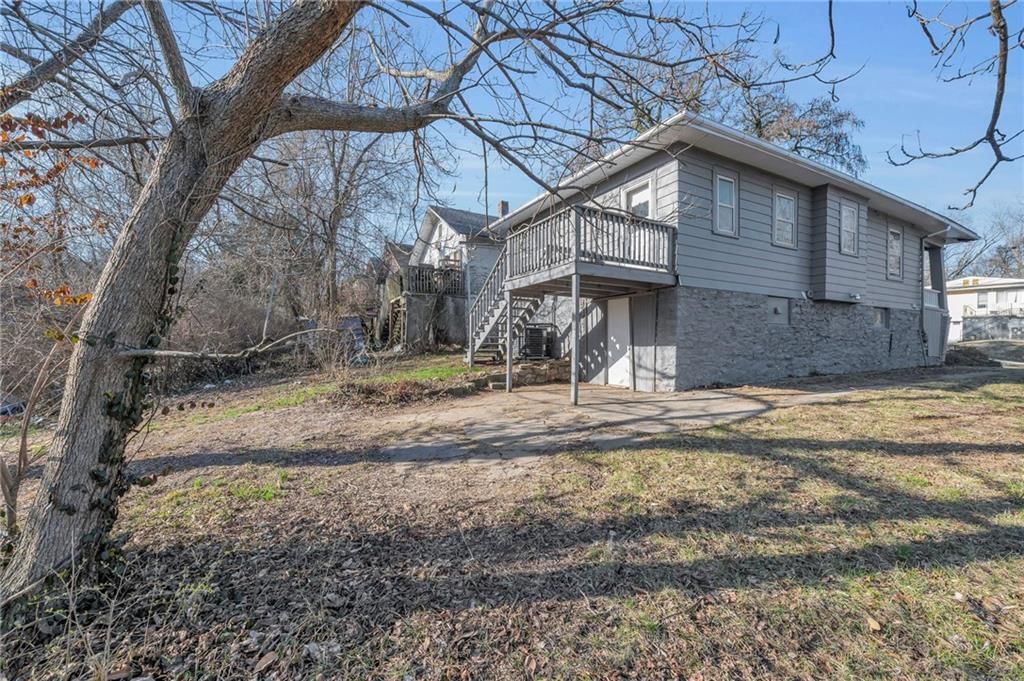 2923 Kensington Avenue — photo 21